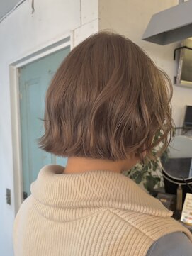 アンプラグド(unplugged) ブリーチありダブルカラーベージュハイトーン透明感カラー