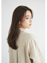 大人女性に向けたツヤと透明感。「今ある髪を大切に、ダメージレスを追求したSiSTAの色素改善カラー。」