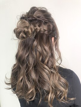 シェルター バイ トウキョウ(Shelter by TOKYO) 結婚式アレンジ　ハーフアップ