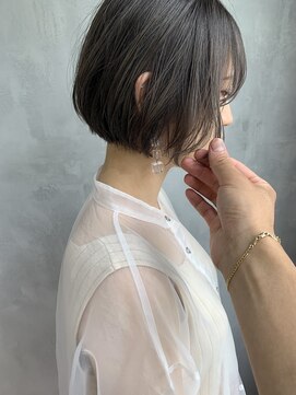 キチ(kichi.) [kichi.] ボブ×透明感グレー