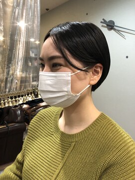ウィーク 梅田(UiiC) おすすめ透明感ショート【uiic stylist rira】