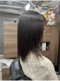 落ち着きのあるワンレングススタイル