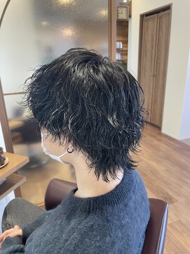 シュエット(chouette) 【メンズウルフ×波巻きパーマ】