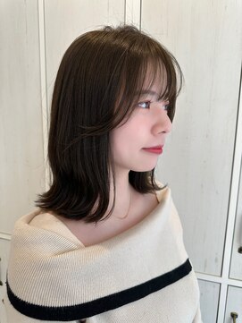 ヘアデザイン ファブロ(hair design FABRO.) 切りっぱなしボブ/オリーブベージュ