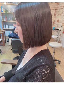 ロータス ヘアデザイン(LOTUS hair design.) ストレート＆コンパクト大人ボブ