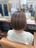 アート(art) 丸みショ-トボブ×白髪ぼかしハイライト