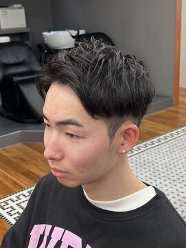 ザデイトウキョウ 表参道 青山(THE DAY TOKYO) MEN’S/サーフカール/刈り上げセンターパート/表参道駅/青山