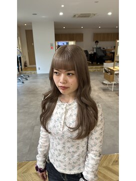 ヤテ(yate') 寒色ミルクティー×外巻きレイヤー