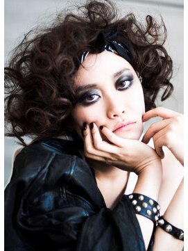 ギャラリーナナヨンナナ(GALLERY747) ルーズに崩したウェーブヘア