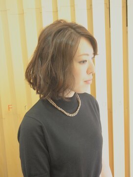 フラムリングス麻布(Framlings azabu) 前下がりボブ×癖毛風パーマ
