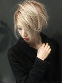 横顔美人ハンサムショート