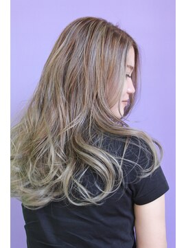 マーシー(MAAAAAC) 【MERCY】ハイライトロングベージュ