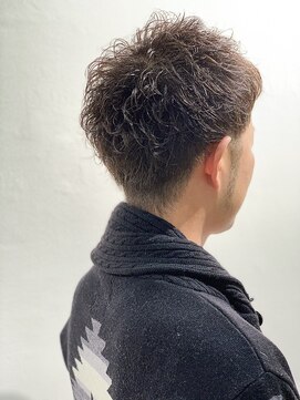 クロムトウキョウ ザ バーバー 新宿本店(CHROM TOKYO the Barber) ビジカジ・ムービングカール