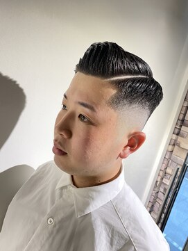 ドルクス 日本橋(Dorcus) 日本橋フェードビジネスバーバースタイル