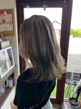 ヘアー リードレス(hair Re:dress) 再現性◎切りっぱなしくびれミディアムひし形外国人風カラー小顔