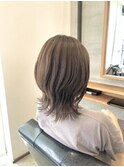 切りっぱなしミディアムウルフレイヤー