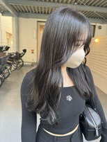 シダ(sida)&nbsp;【sida保住】20代30代ダークグレージュシアーカラー韓国巻