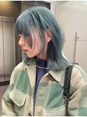 ターコイズブルーカラーフェイスレイヤーウルフカット