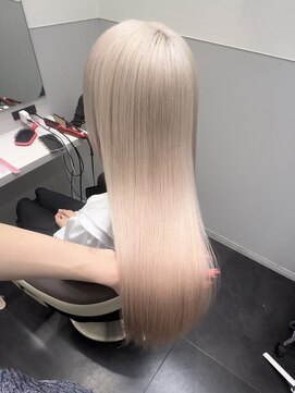 ワンズミラー 立川(ONE'S MIRROR) ケアブリーチ/インナーカラー/ハイトーンカラー/似合わせカット