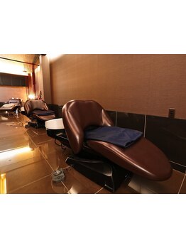 ヘッドスパで頭皮改善＆リラックス。ワンコインのショートスパから極上スパまでご用意しております☆