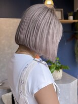 リノショアーズ 日本大通り店(RINOSHORES)&nbsp;【ブリーチ＋ワンカラー】 スリークボブ/サンドグレージュ