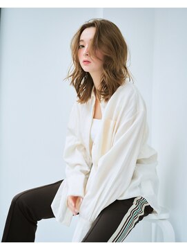 ウェーブミディアムヌーディーベージュ