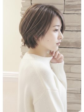 レウナ 外苑前(Reuna) 30代40代大人可愛いショートボブ　大人ショート　お手入れ簡単