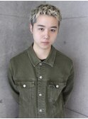 伸びた根元を活かしたスパイキーショート/ベリーショート