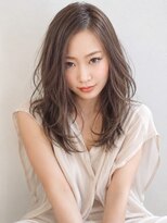シエラヘアー(Sea Erra) さりげに甘さを加えたつや感のあるロングウェーブ