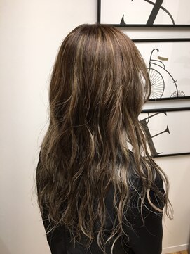 ファミリア(familiar) 波ウェーブ