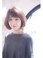 ブーケ(BOUQUET)&nbsp;ベージュカラー　内巻き重めスタイル　ひし形ラウンド