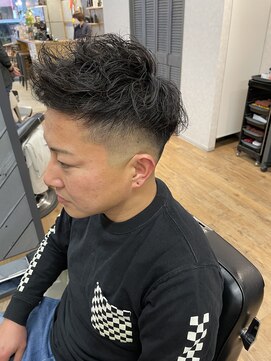 サニーズ バーバー(Sunny's barber) ツイスパフェード
