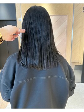 アトレ(attrait) ＊ブルーブラック 地毛風カラー 暗髪 透明感 ブリーチなし 大阪