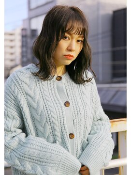 スリーヌーン(THREE noon) ミディアム　ゆるナチュラル　ラフウェーブ　　20代30代40代