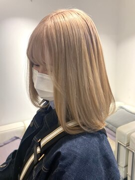 ベレーザ 渋谷(BELEZA) 3667グレーベージュミルクティーアッシュ艶髪ハイトーンカラー