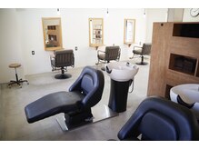 トランク ヘアー デザイン(tranq hair design)の雰囲気（おしゃれな店内で、アットホームな非日常を感じてください。）