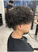 スパイラルパーマツイストパーマアップバング短髪メッシュ