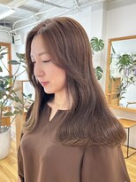 キキ ヘアスタジオ(kiki hair studio)&nbsp;柔らかな質感とツヤが魅力の「大人のレイヤースタイル」