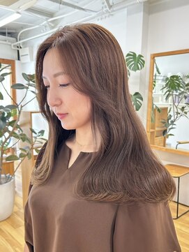 キキ ヘアスタジオ(kiki hair studio) 柔らかな質感とツヤが魅力の「大人のレイヤースタイル」