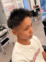 ルースト 心斎橋店(ROOST)&nbsp;刈り上げセンターパート/波巻きツイストスパイラル/心斎橋
