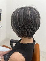 ライナス(Linus)&nbsp;ショート40代50代大人ボブ白髪染め、白髪ボカシハイライト