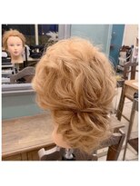 ヘアメイクアンドセットサロン リッコ(Hair make&set salon Ricco)&nbsp;下めアップスタイル