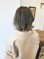 アテナ 六本松店(ATENA) 赤みのないオリーブグレージュ/外ハネボブ