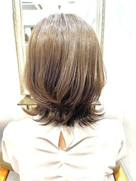 ゲスト バイ ディベスト(Guest by Dbest) 外ハネレイヤーボブ