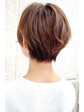 レウナ 外苑前(Reuna) 20代30代40代　コンパクトで可愛いショート　お手入れ簡単