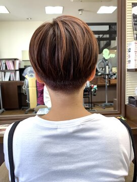 びゃんびゃん 江端店 かりあげショートボブ
