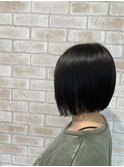 パツっとボブスタイル