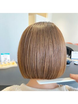 コルハバイラレヴ(CoLHa by Le Reve) ボブ　切りっぱなしボブ　ミニボブ