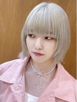 ピークアブー アヴェダ アトレ恵比寿(PEEK-A-BOO AVEDA) ホワイトベージュショート