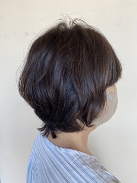 ミラートーク(MIRROR TALK) ゆるふわクセ毛風ショート